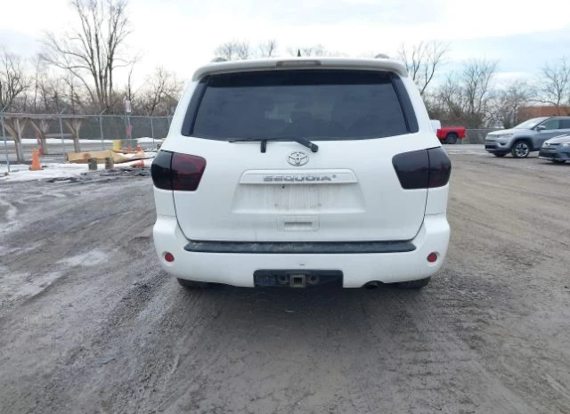 Toyota Sequoia SR5 4.6L V8 - изображение 5