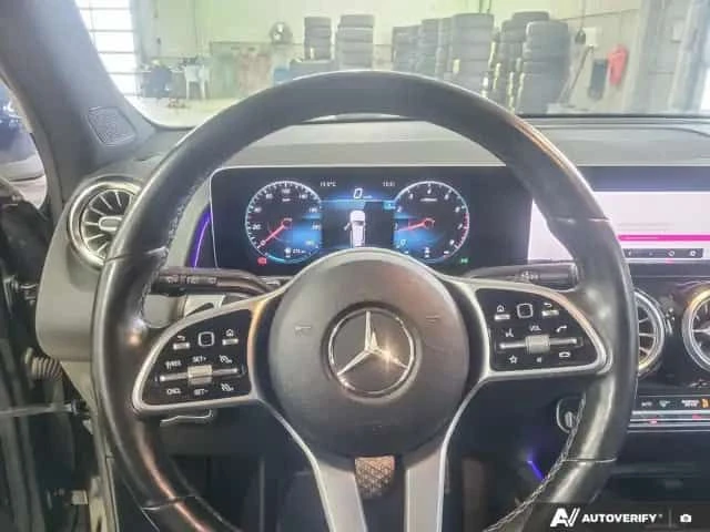 Mercedes-Benz GLB 250 ПОДГРЕВИ * ПАНО * KEYLESS, снимка 17 - Автомобили и джипове - 54416181