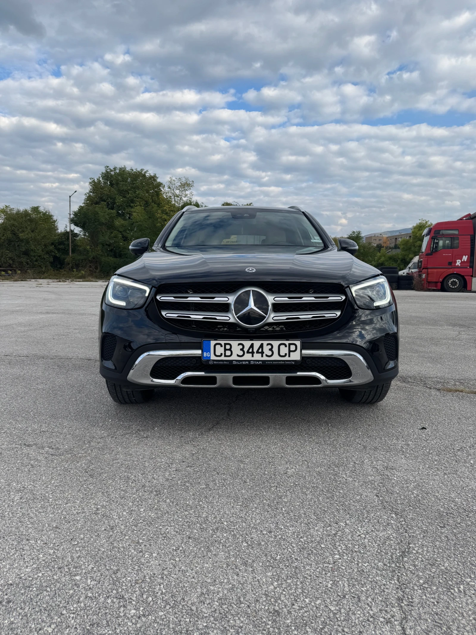 Mercedes-Benz GLC 300 Дизел, 70240km, 4matic, Закупен нов от Силвър Стар - изображение 3