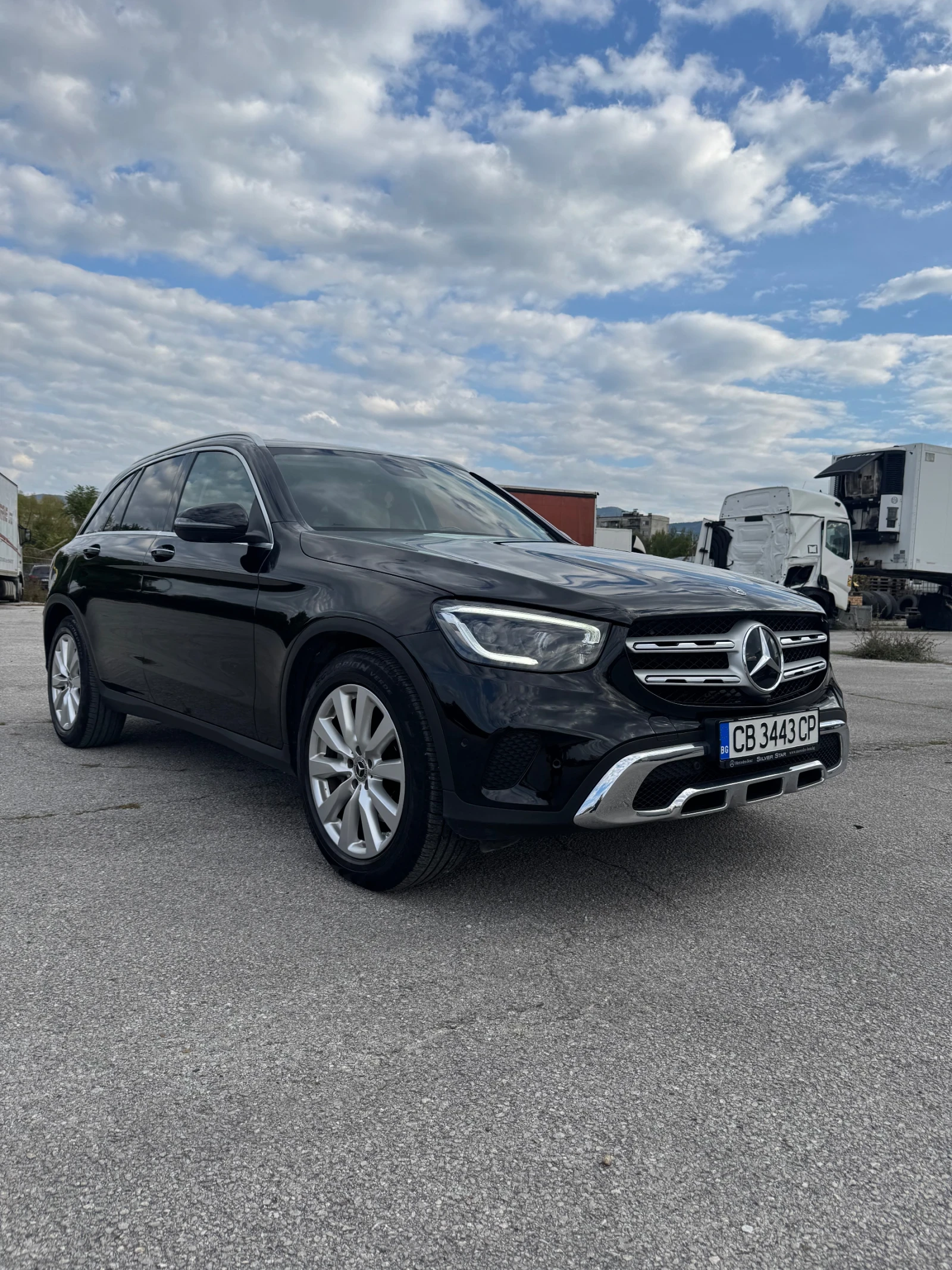 Mercedes-Benz GLC 300 Дизел, 70240km, 4matic, Закупен нов от Силвър Стар - изображение 2