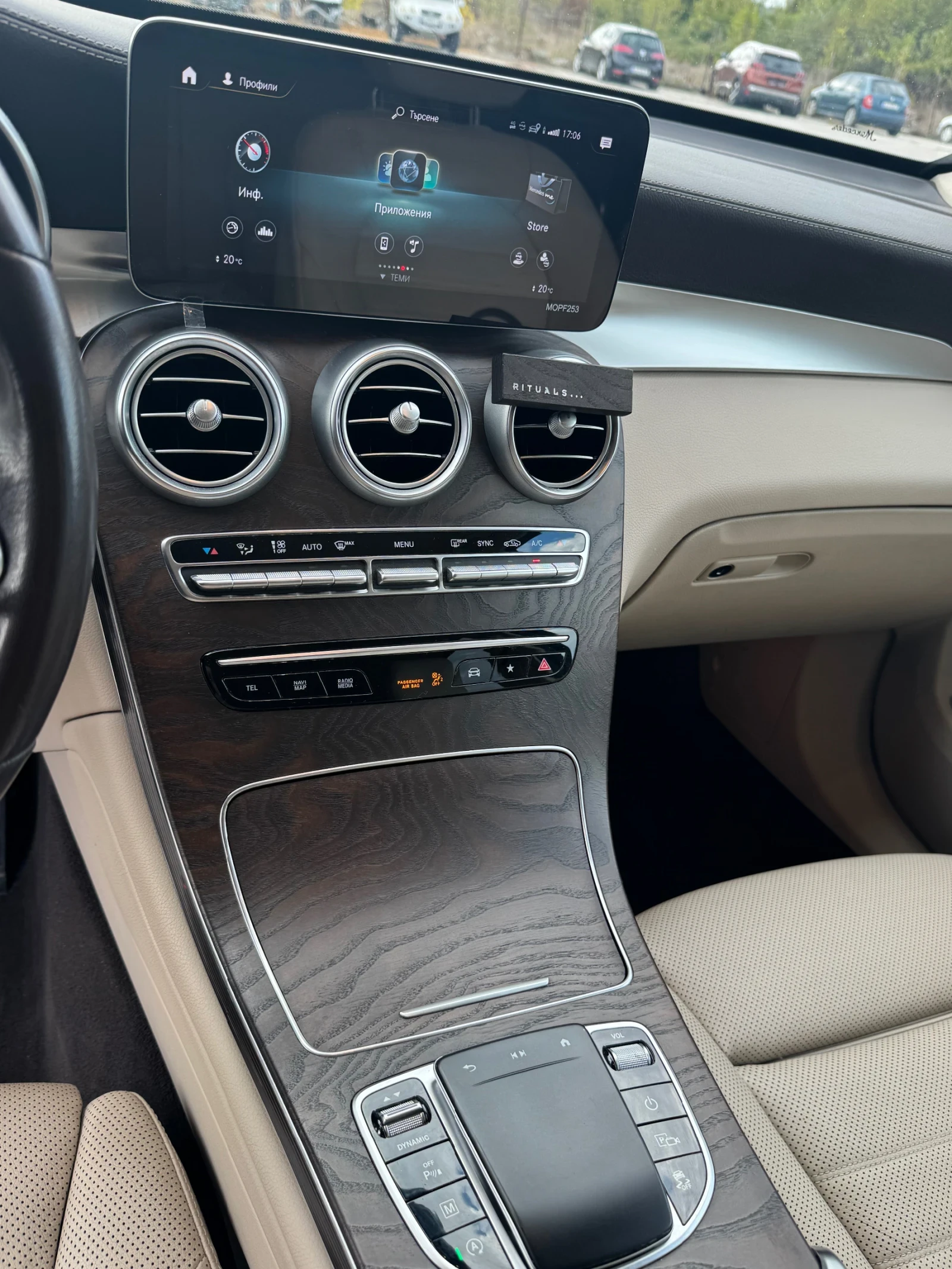 Mercedes-Benz GLC 300 Дизел, 70240km, 4matic, Закупен нов от Силвър Стар - изображение 9
