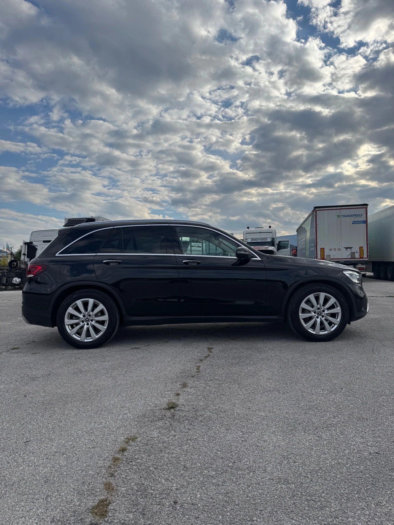 Mercedes-Benz GLC 300 Дизел, 70240km, 4matic, Закупен нов от Силвър Стар - изображение 6