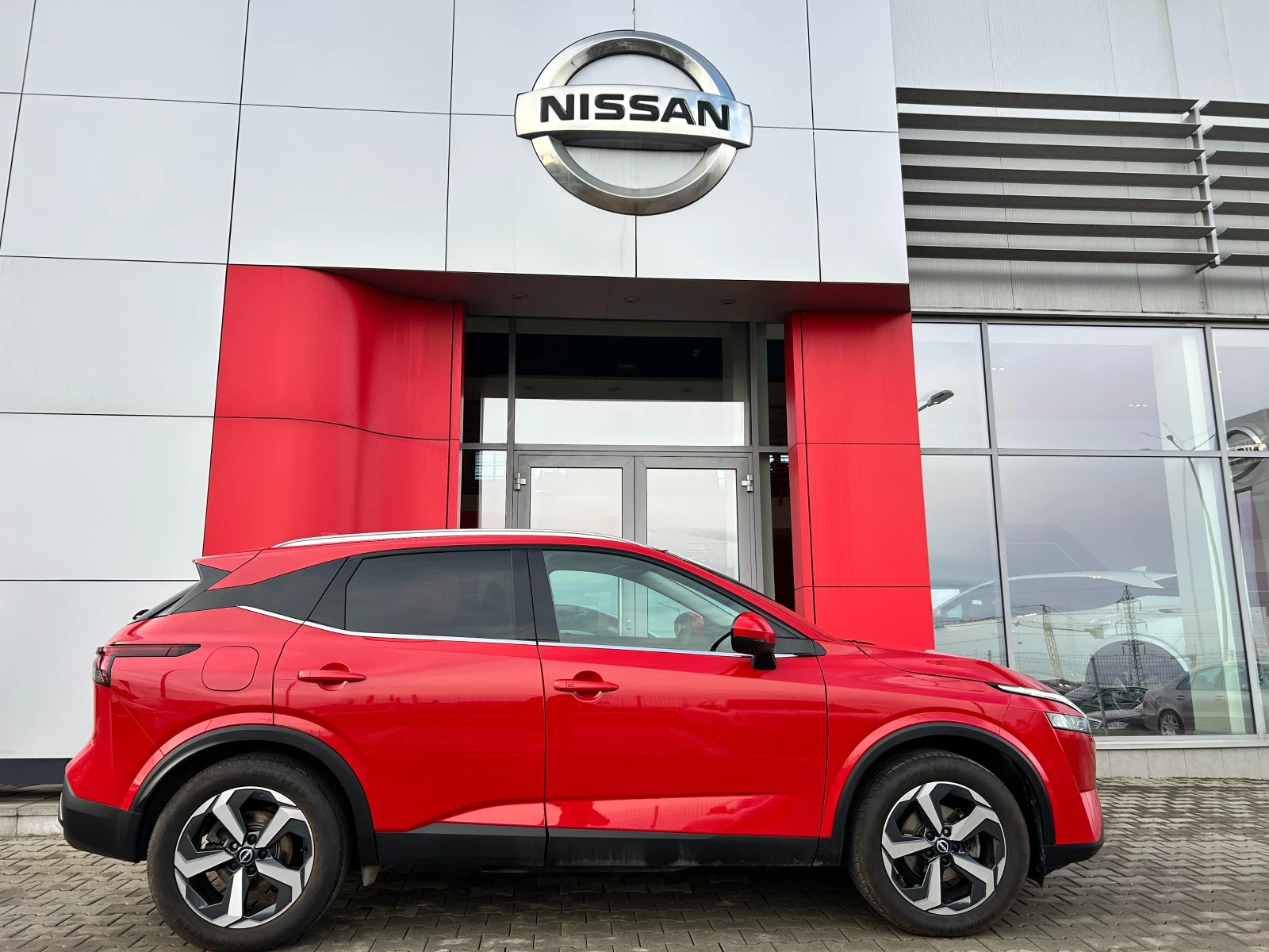 Nissan Qashqai 1.3 DDT N-Connecta A/T 4x4 - изображение 2