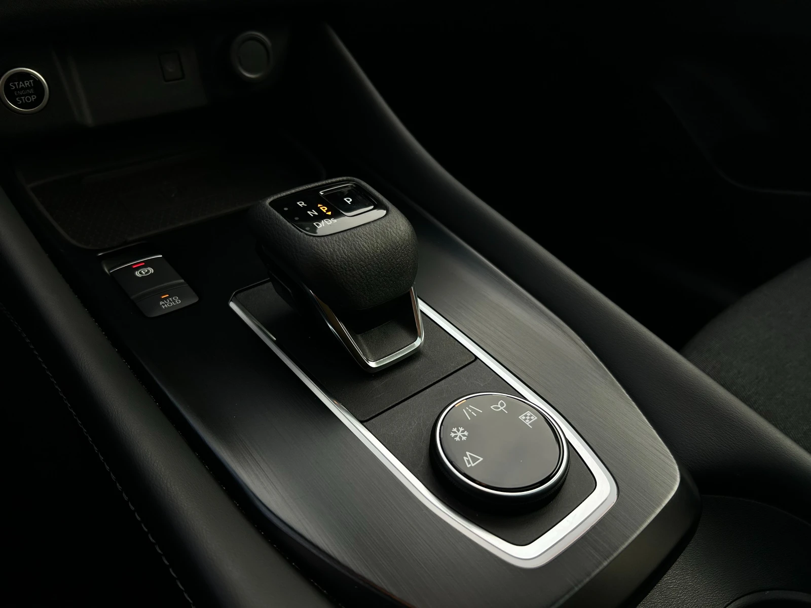 Nissan Qashqai 1.3 DDT N-Connecta A/T 4x4 - изображение 6