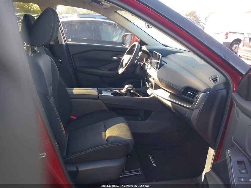 Nissan Rogue 1.5l Sv Fwd, снимка 5 - Автомобили и джипове - 53773994