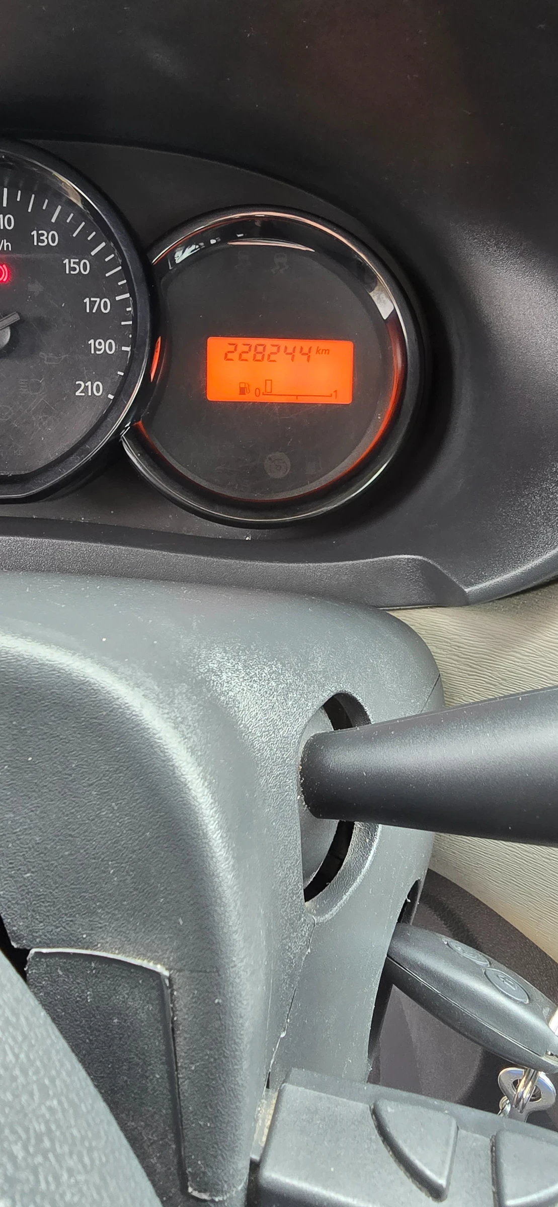 Dacia Duster 1.6 Бензин Газ, снимка 10 - Автомобили и джипове - 54043940