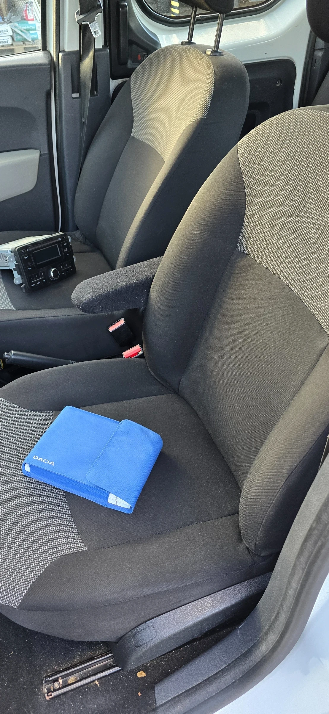 Dacia Dokker 1.6 Бензин Газ, снимка 12 - Автомобили и джипове - 54043940