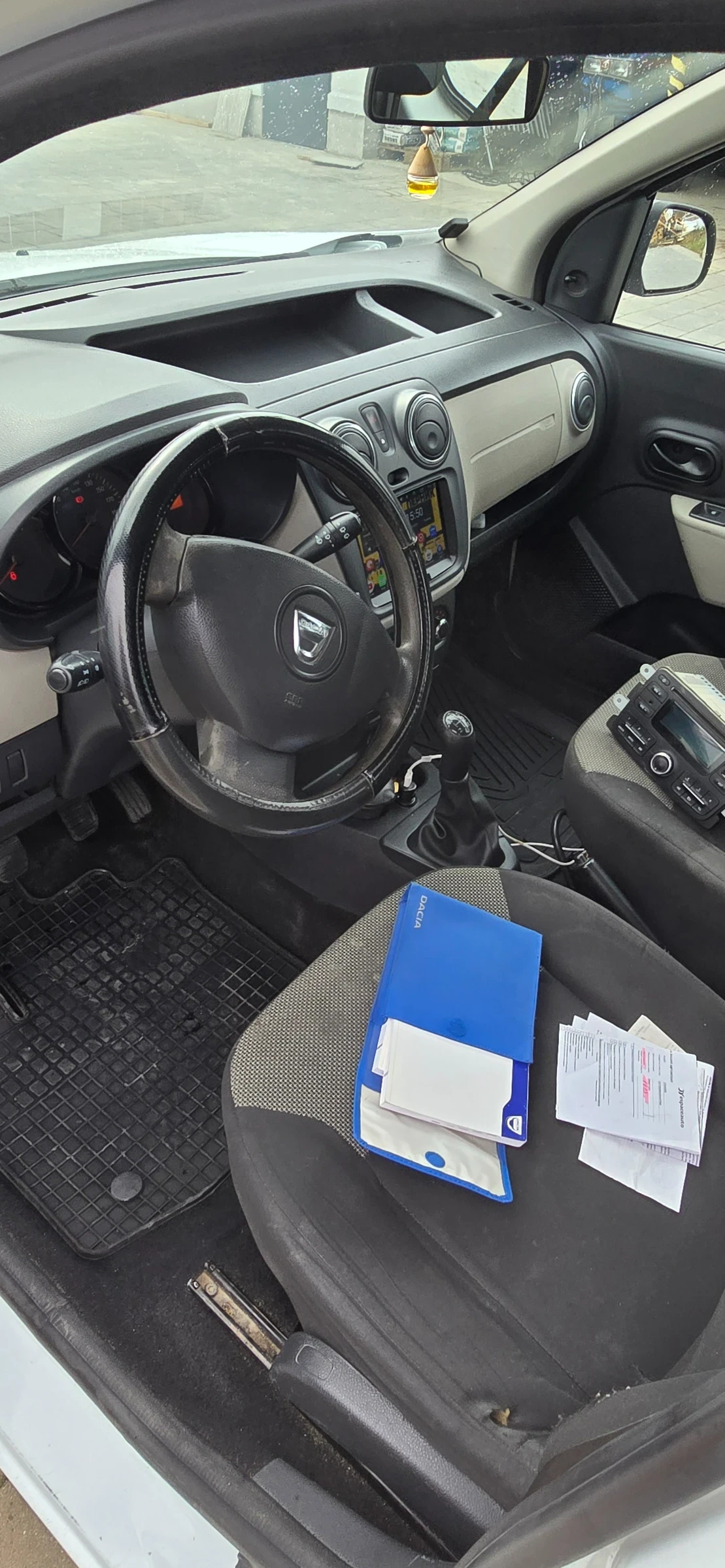 Dacia Duster 1.6 Бензин Газ, снимка 12 - Автомобили и джипове - 54043940