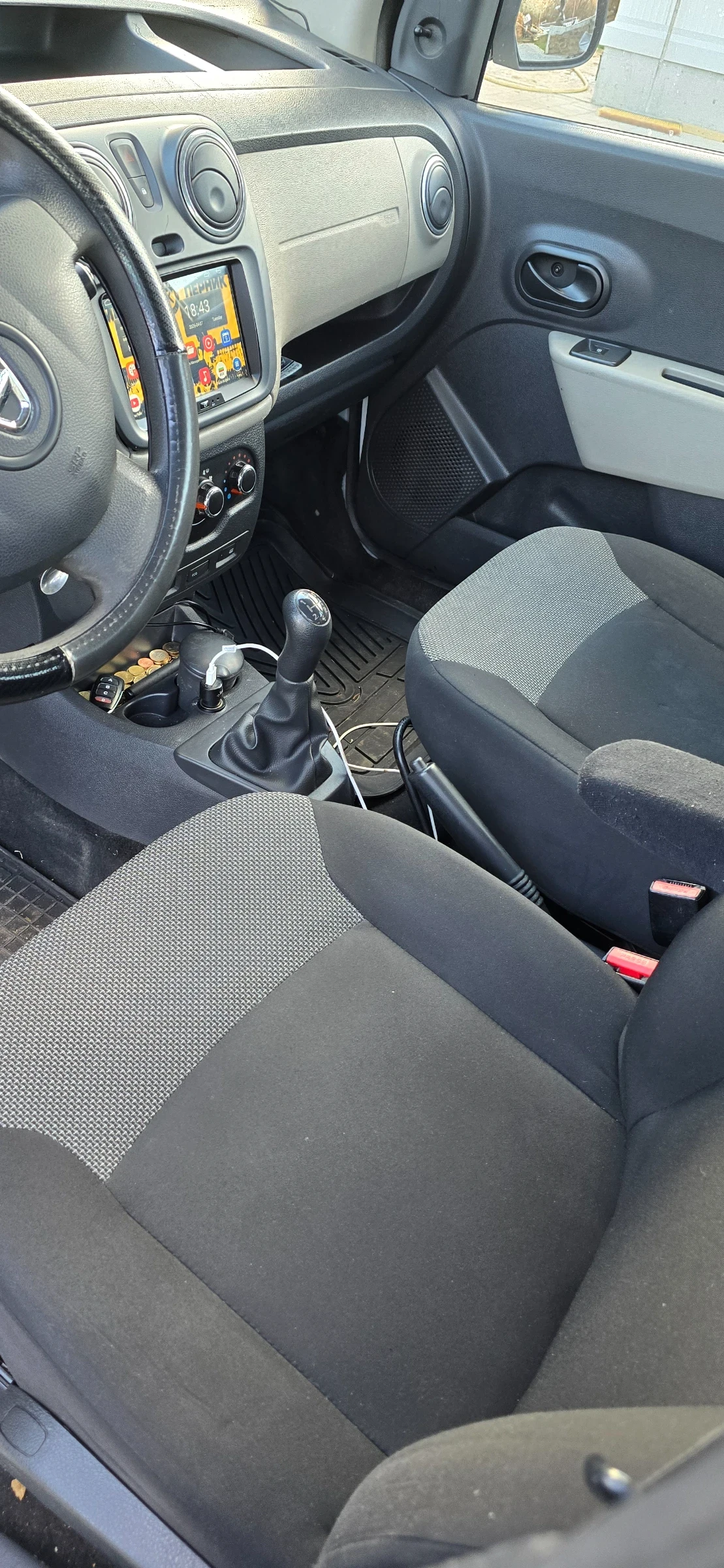 Dacia Dokker 1.6 Бензин Газ, снимка 13 - Автомобили и джипове - 54043940