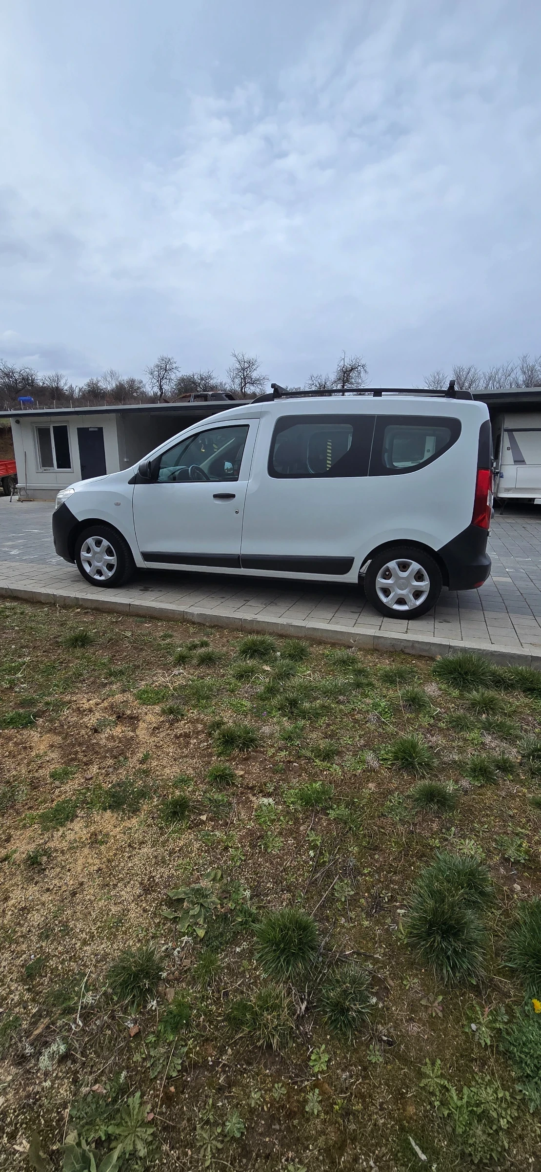 Dacia Duster 1.6 Бензин Газ, снимка 6 - Автомобили и джипове - 54043940