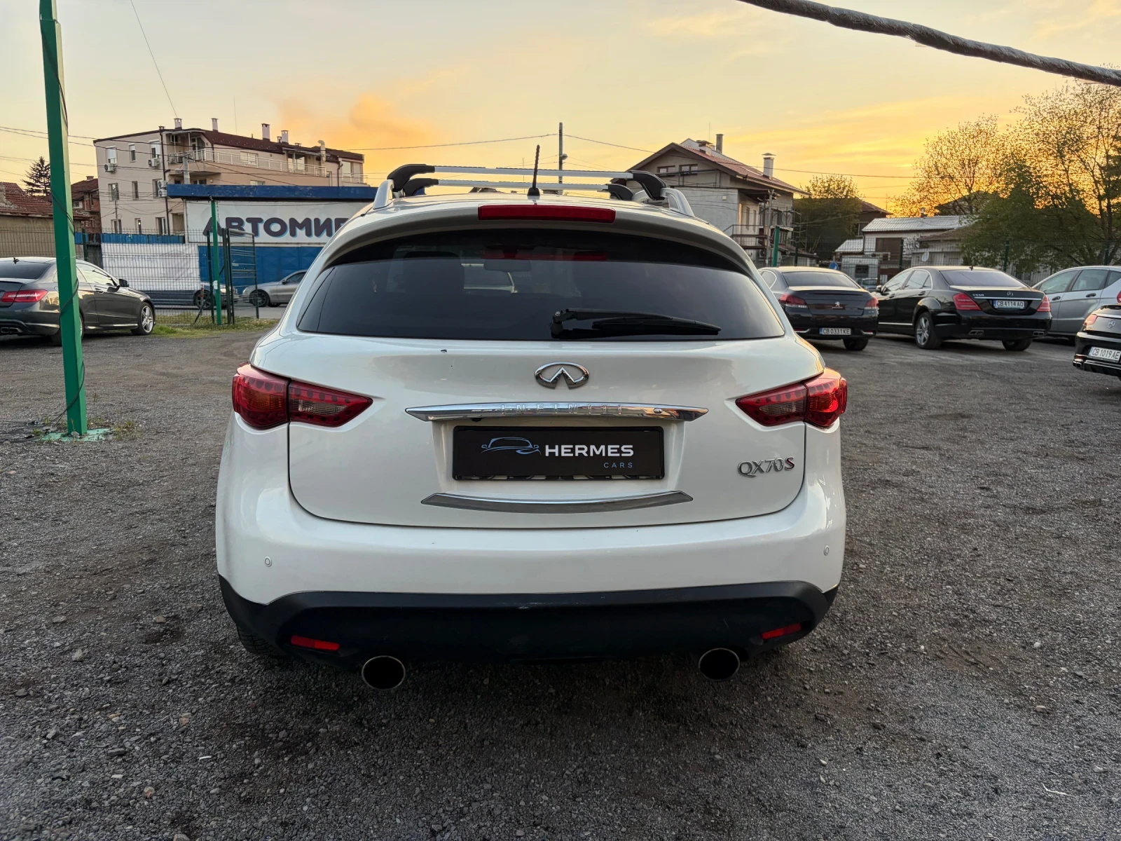 Infiniti QX70, снимка 6 - Автомобили и джипове - 54316332