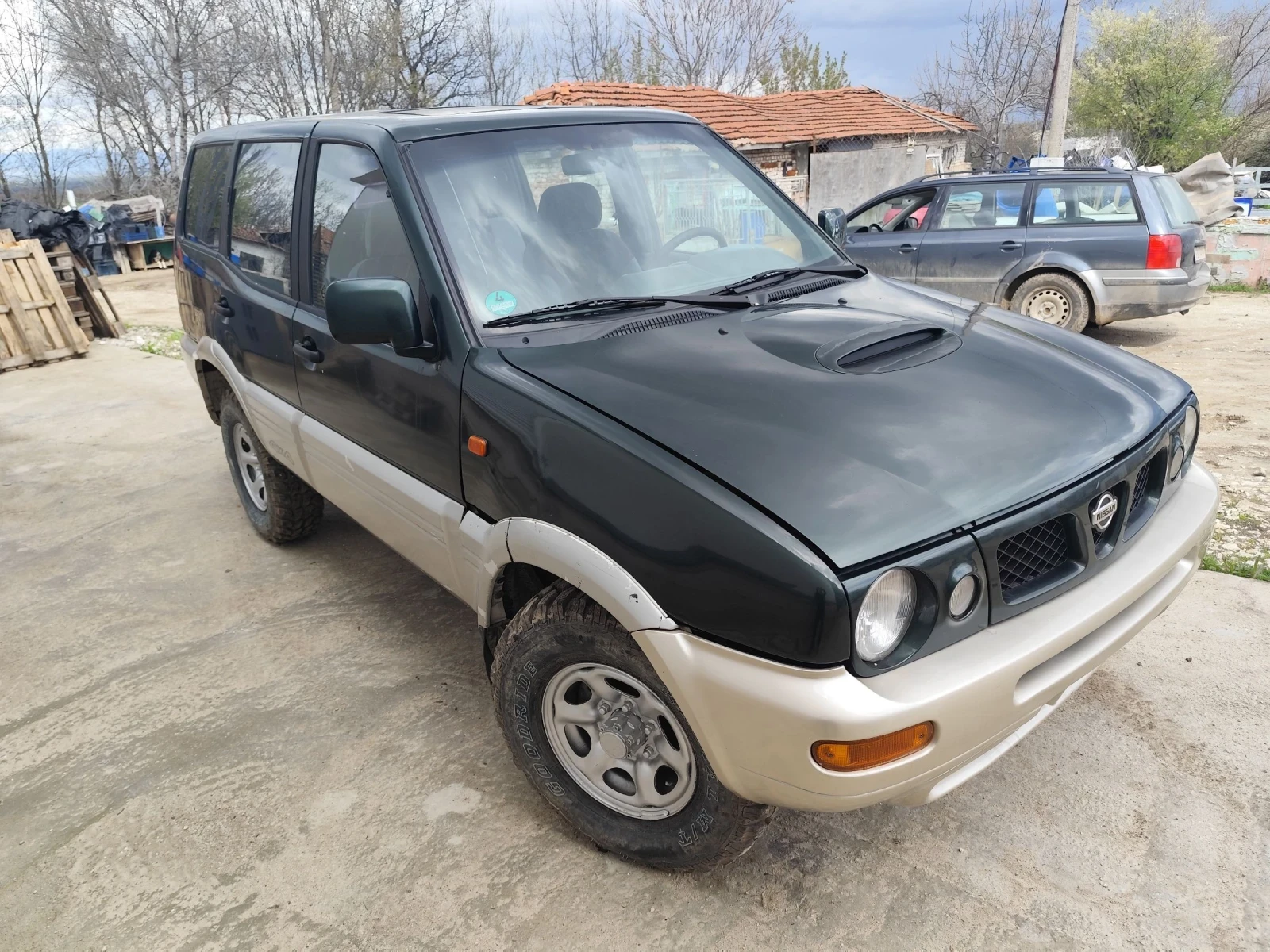 Nissan Terrano 2, снимка 4 - Автомобили и джипове - 54585708