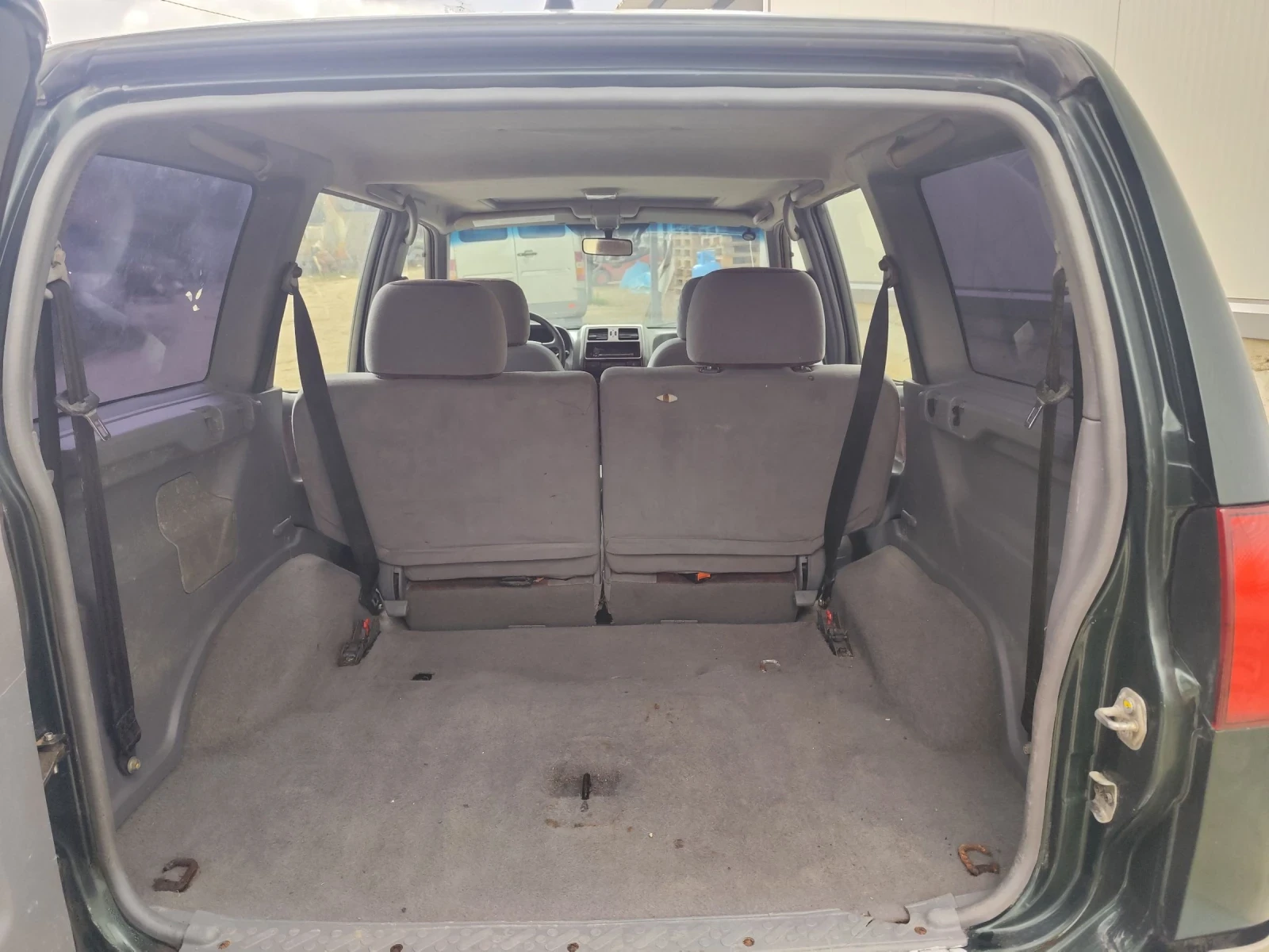 Nissan Terrano 2, снимка 11 - Автомобили и джипове - 54585708