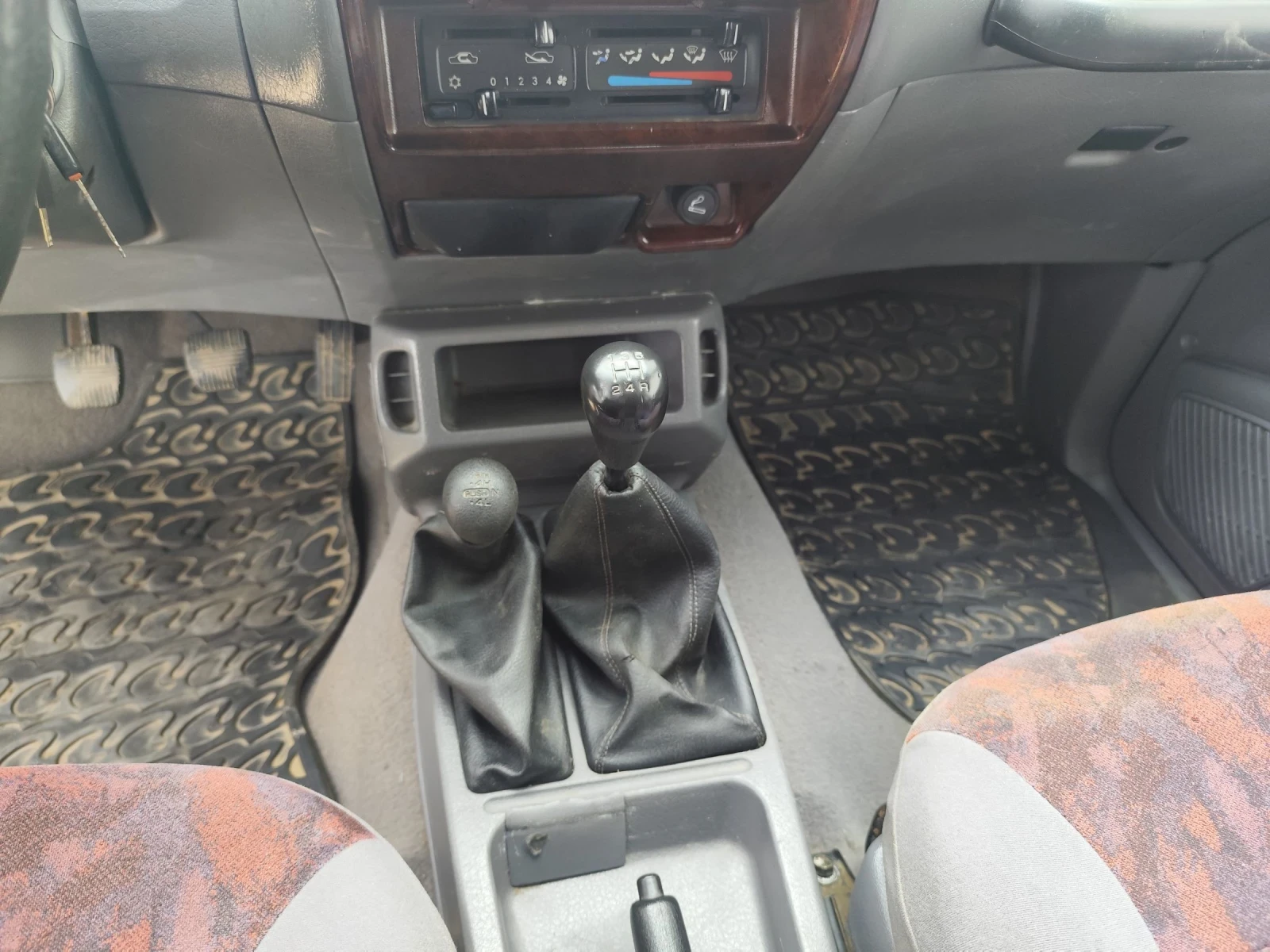 Nissan Terrano 2, снимка 8 - Автомобили и джипове - 54585708