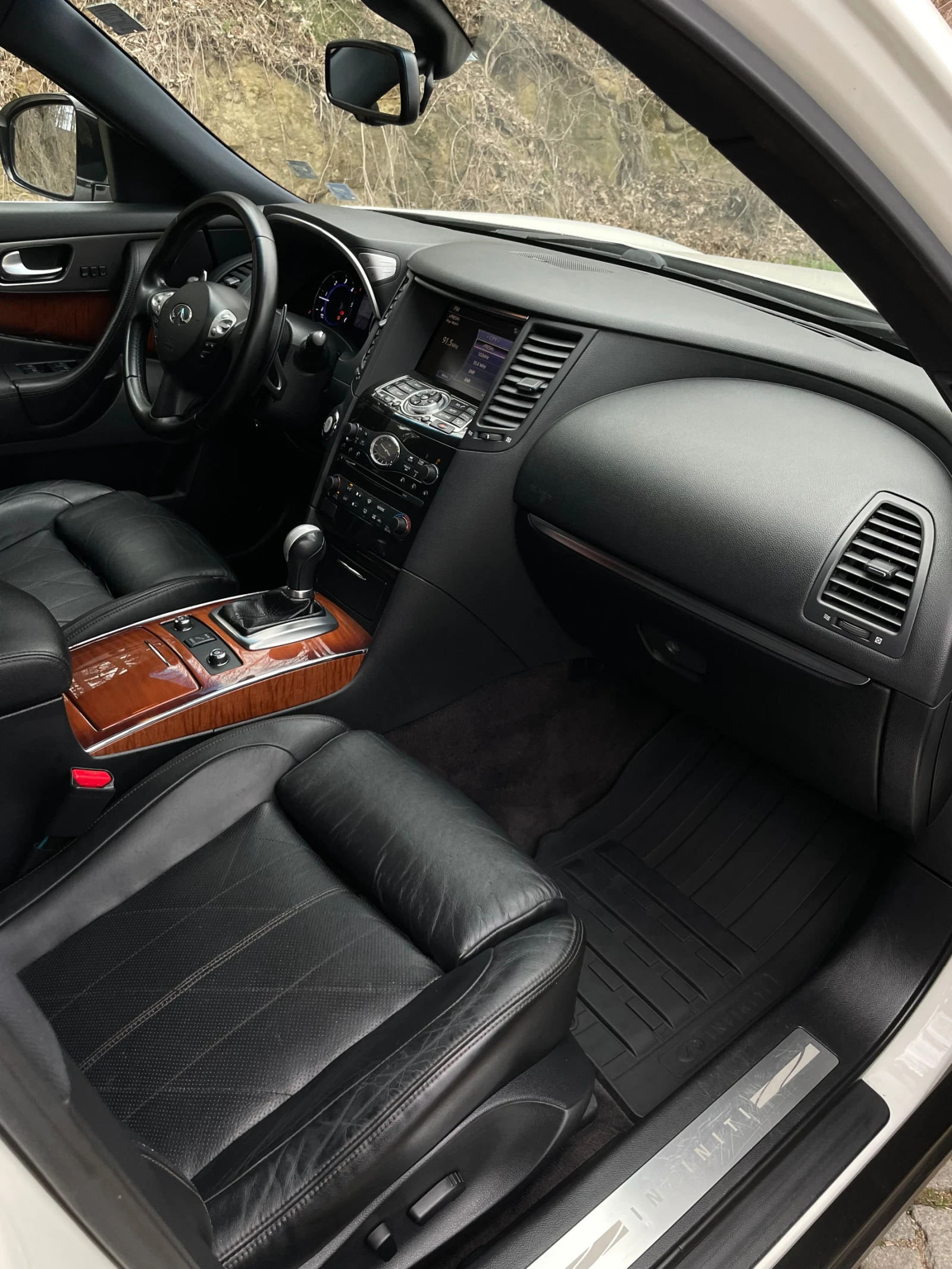 Infiniti QX70 FX30d* 360* distr* oduh* lane* , снимка 7 - Автомобили и джипове - 54640527