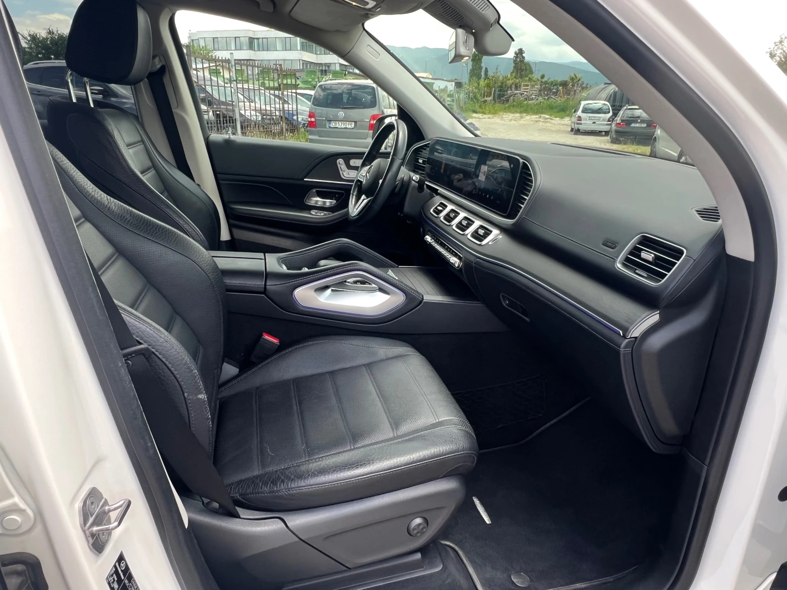 Mercedes-Benz GLE 400 Собствен лизинг! 100% Одобрение, снимка 13 - Автомобили и джипове - 54751359