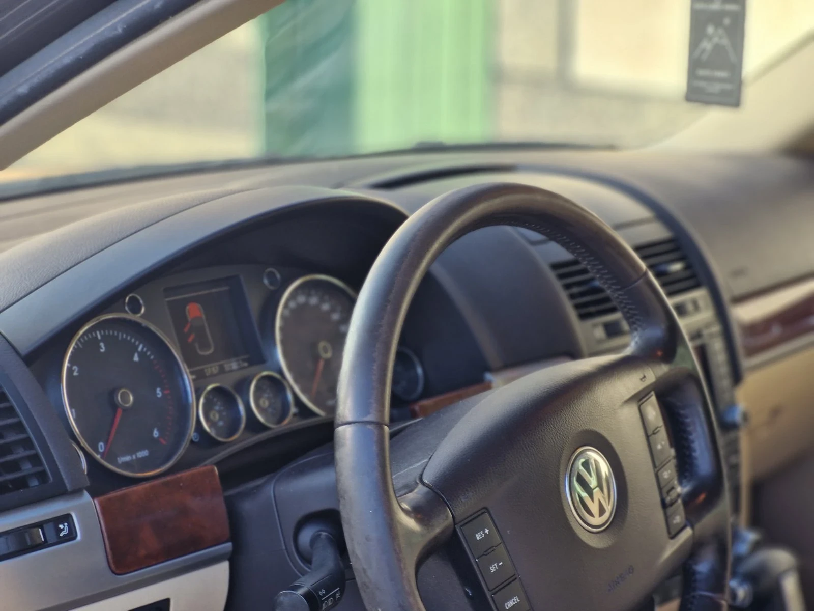 VW Touareg, снимка 5 - Автомобили и джипове - 54833230