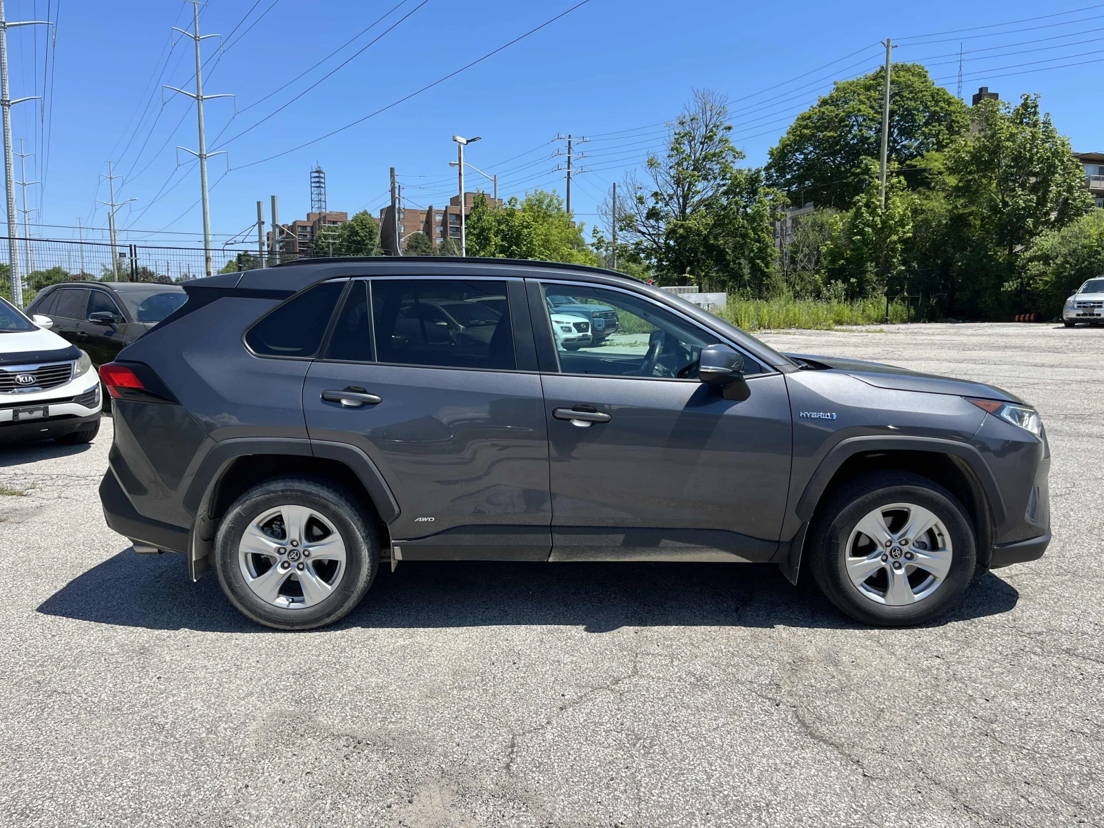 Toyota Rav4 Hybrid XLE / ЦЕНА ДО БЪЛГАРИЯ , снимка 4 - Автомобили и джипове - 55433313