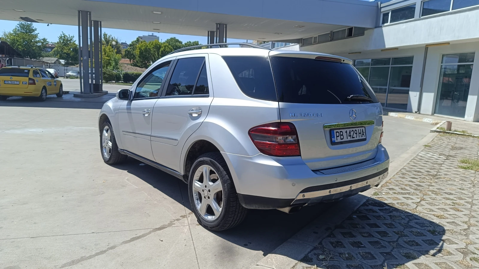 Mercedes-Benz ML 320, снимка 2 - Автомобили и джипове - 55583802