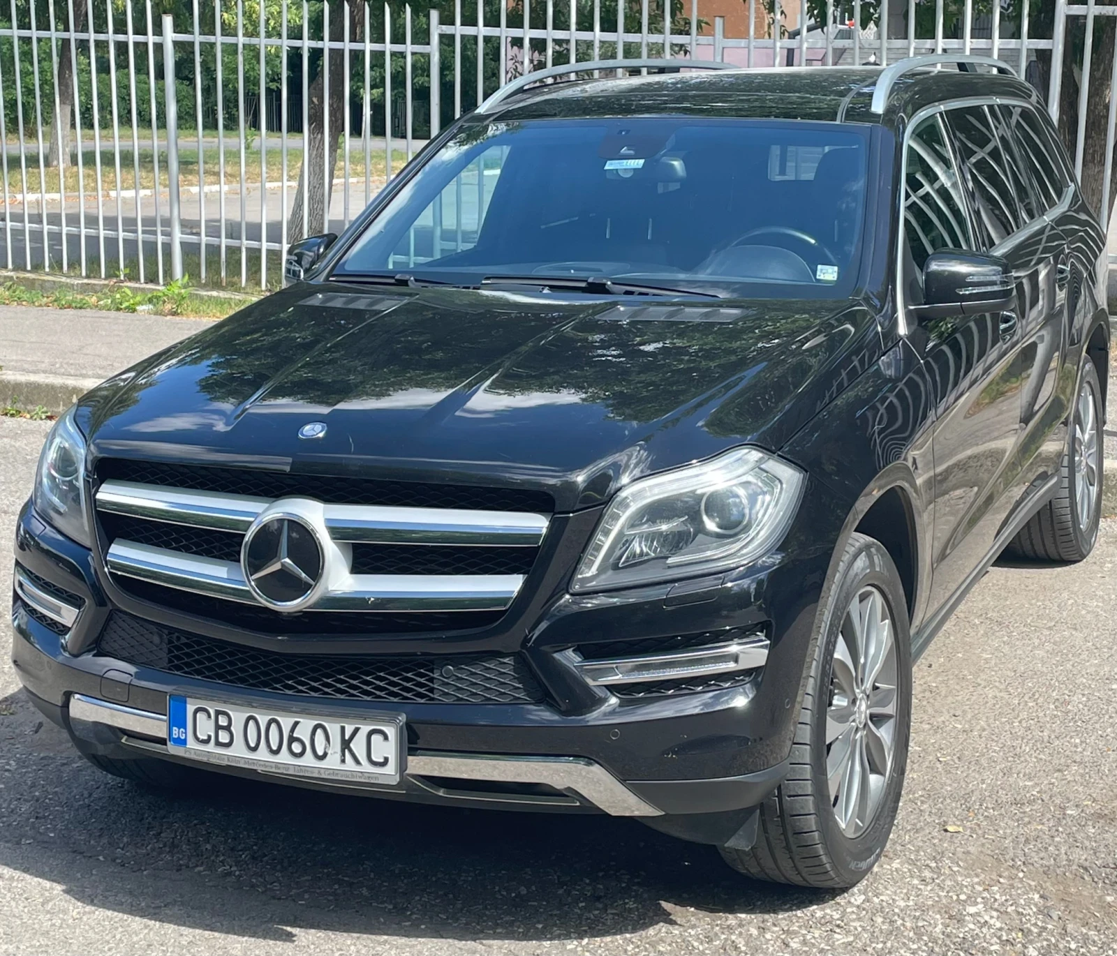 Mercedes-Benz GL 350 Bluetec, снимка 2 - Автомобили и джипове - 55932428