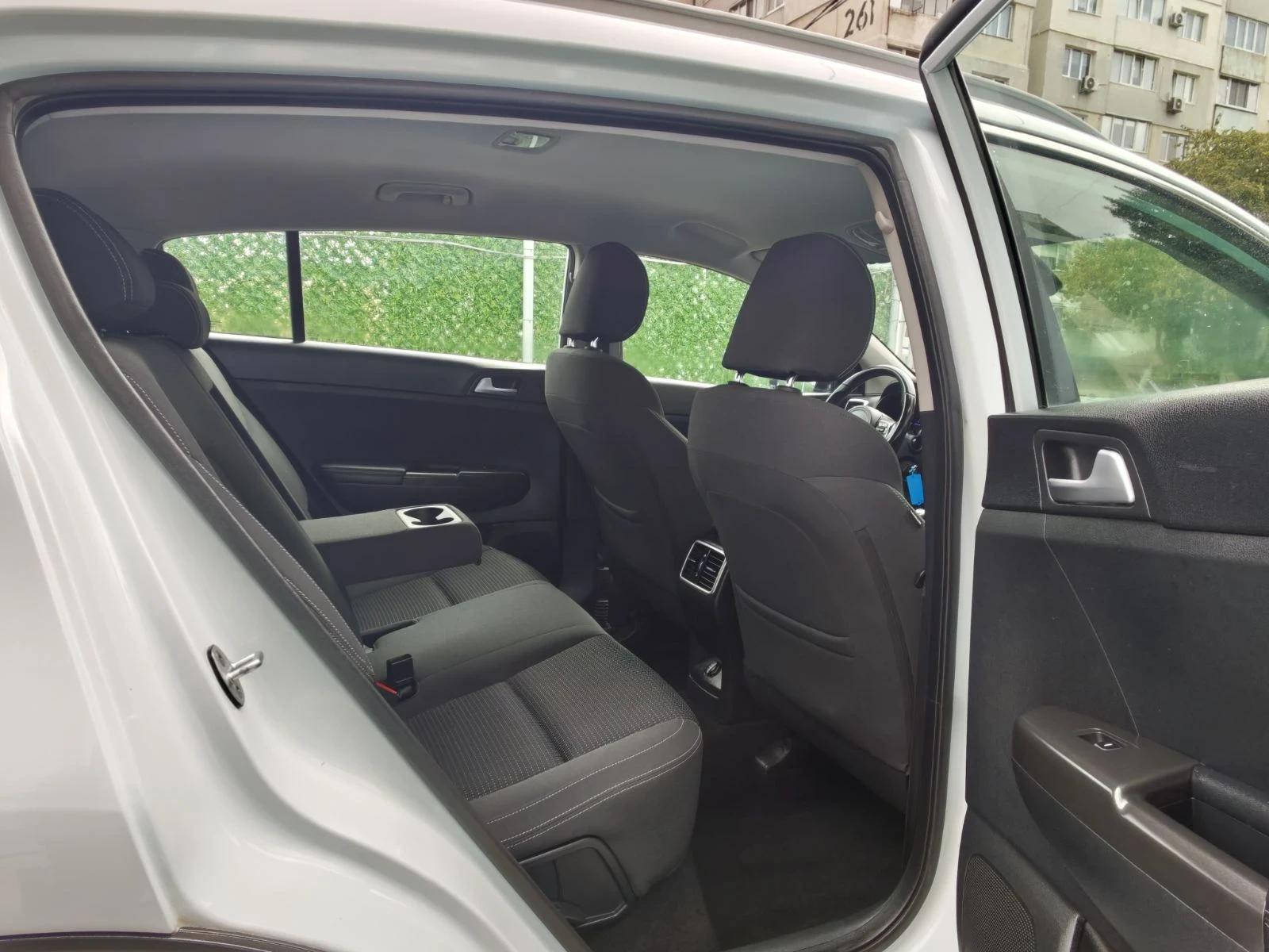 Kia Sportage 1.7 CRDI 116 к.с Нави, Ленти, Сервизна история, снимка 11 - Автомобили и джипове - 56226067
