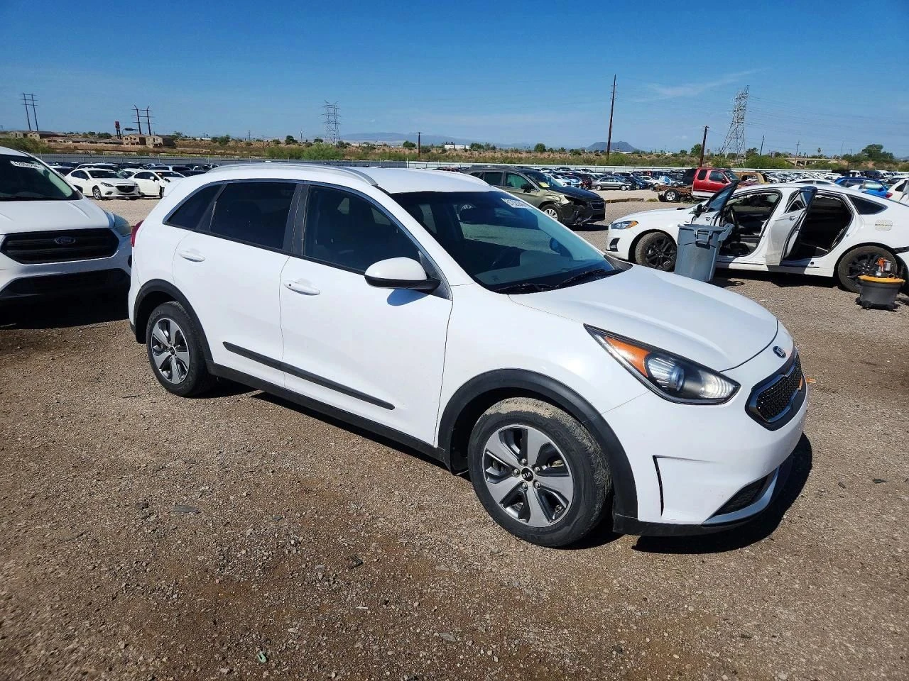 Kia Niro, снимка 4 - Автомобили и джипове - 56689751