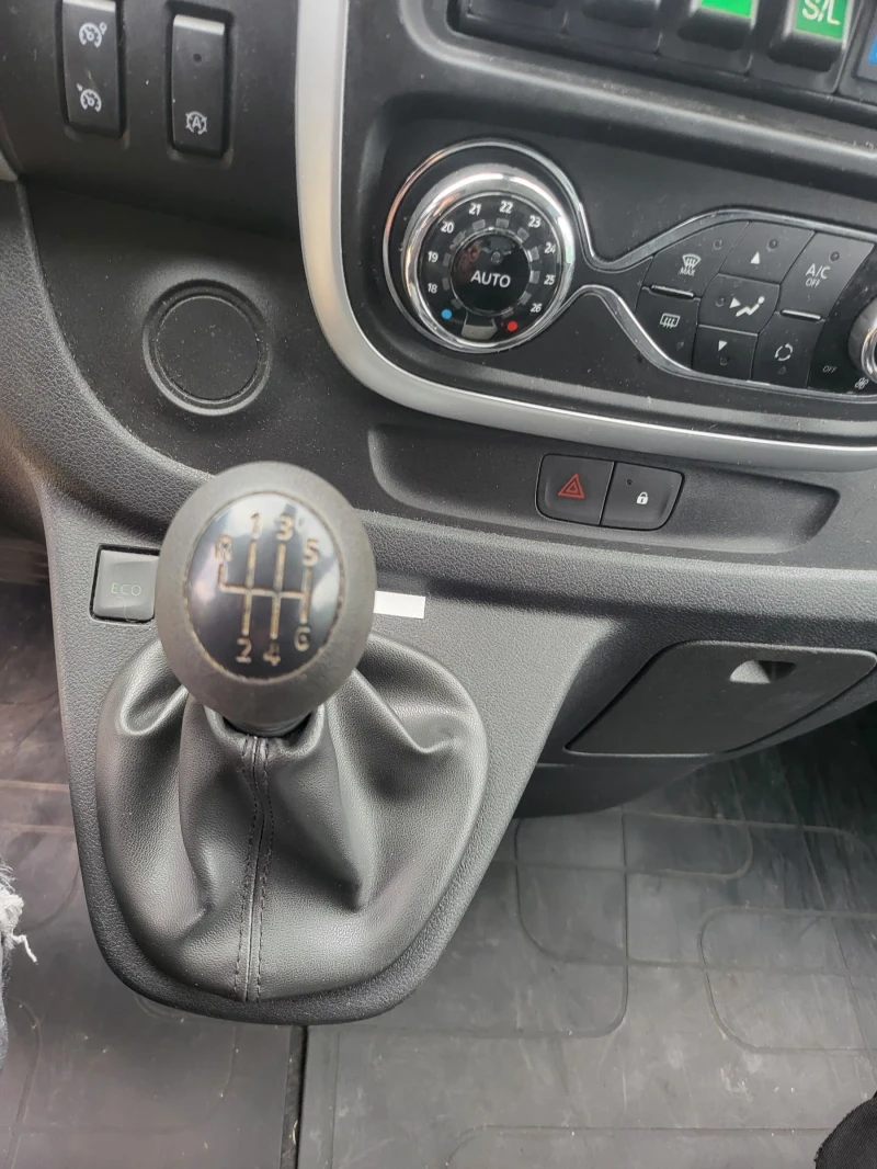 Renault Trafic 1, 6dci- 145 hp, снимка 7 - Бусове и автобуси - 53587850