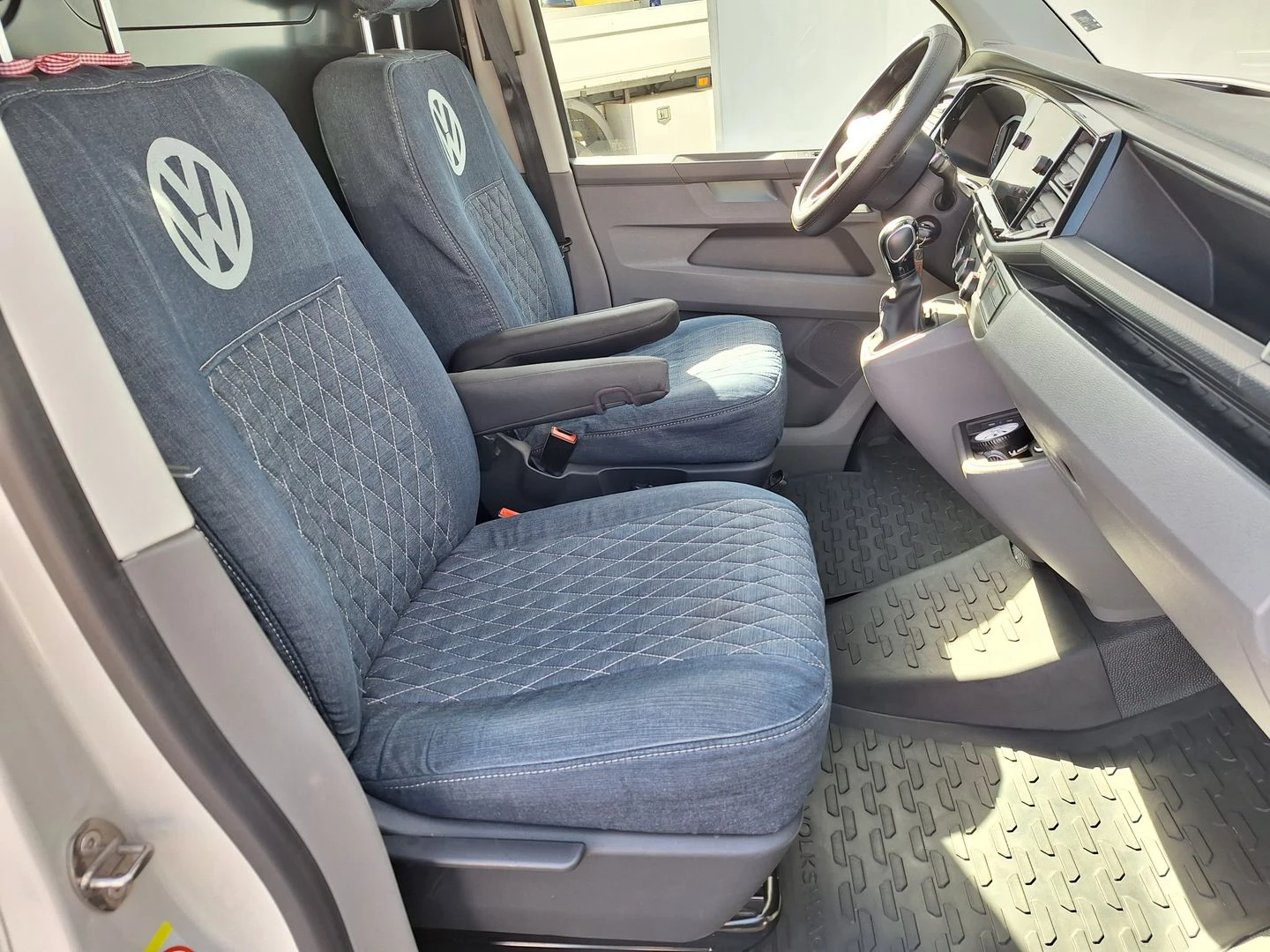 VW Transporter VW Transporter Kasten S 5.8 m3 TDI - изображение 6