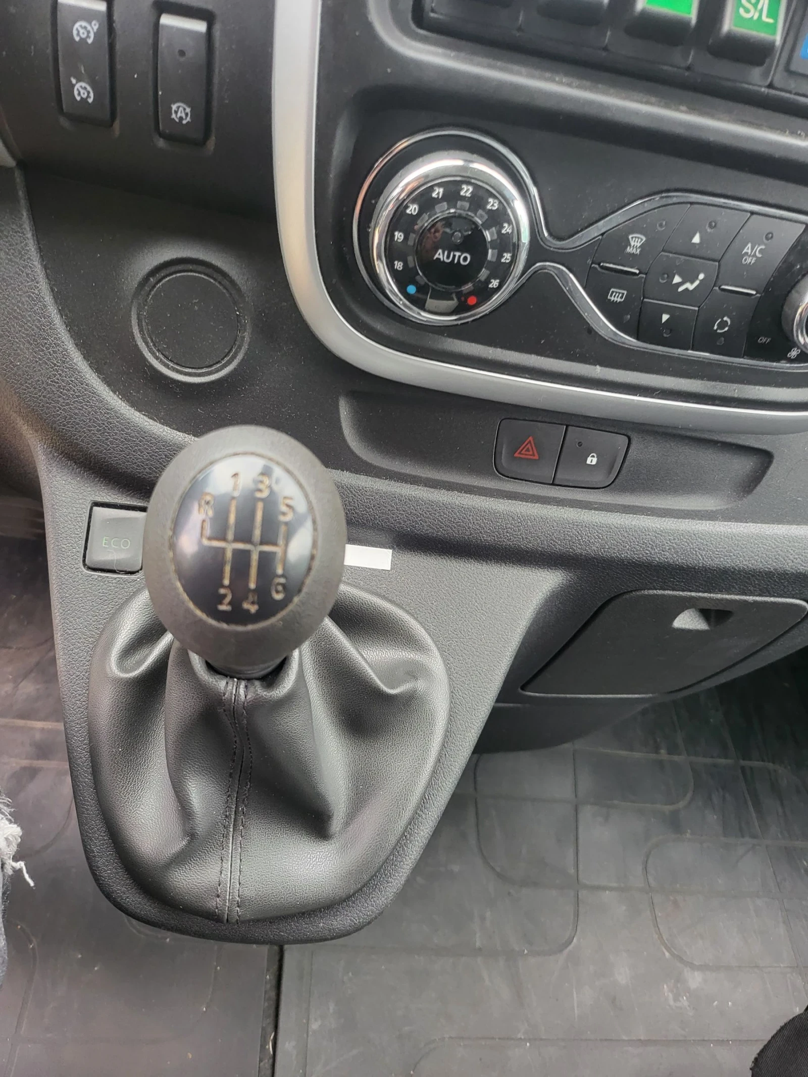 Renault Trafic 1, 6dci- 145 hp - изображение 7