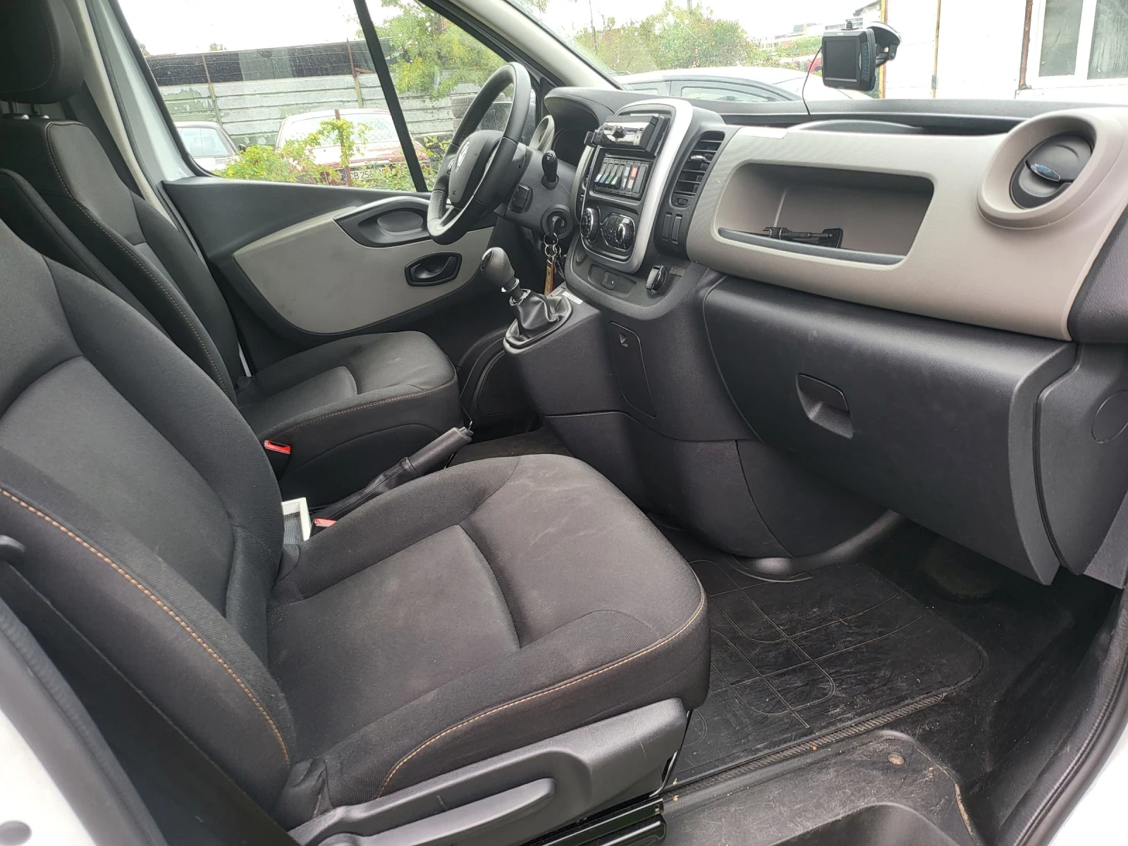 Renault Trafic 1, 6dci- 145 hp - изображение 9