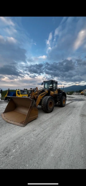 Челен товарач Komatsu WA380-7, снимка 1