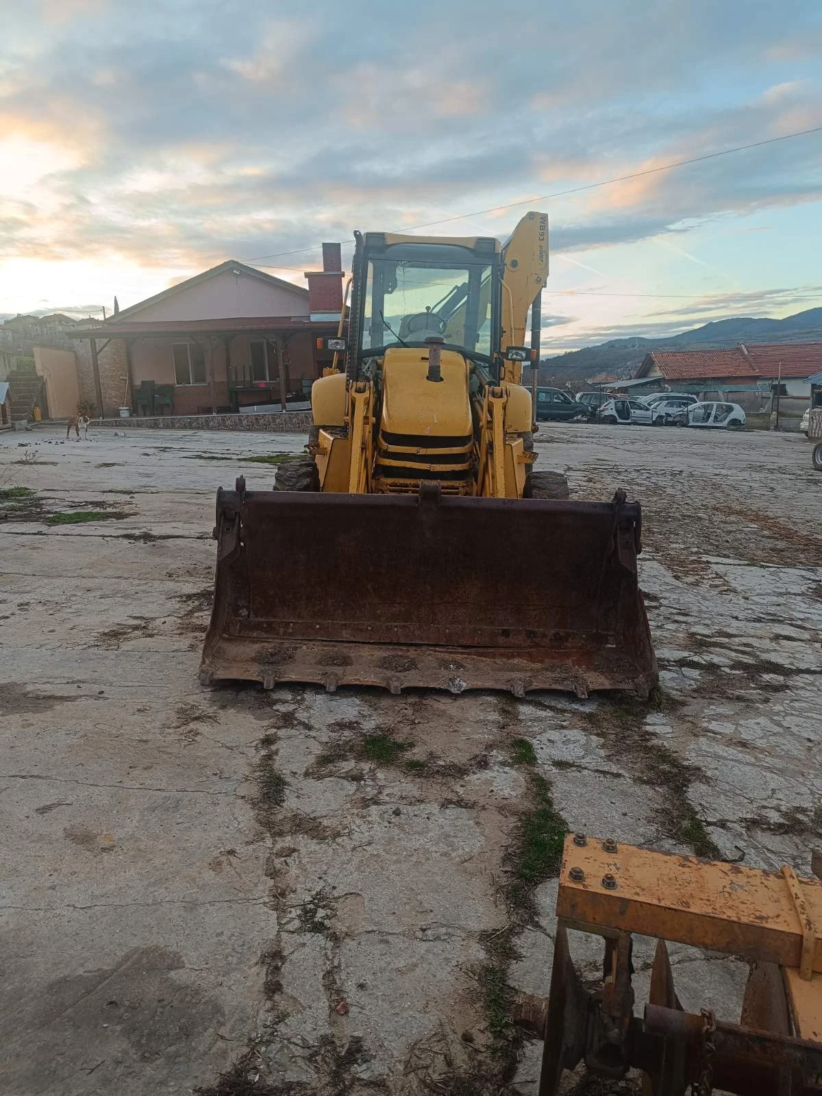 Багер Komatsu WB93 r2 - изображение 3