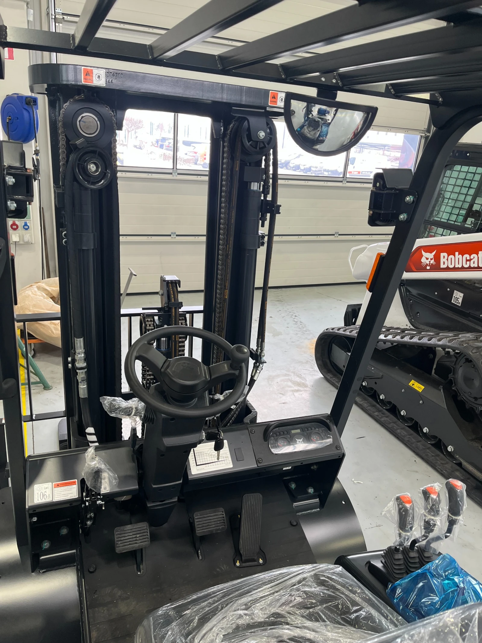 ������� Bobcat G35NXP | Mobile.bg � ����������� 12