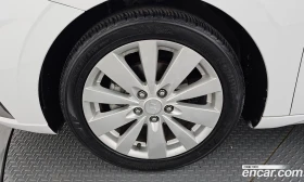 Hyundai Elantra 1.6 Smart, снимка 5