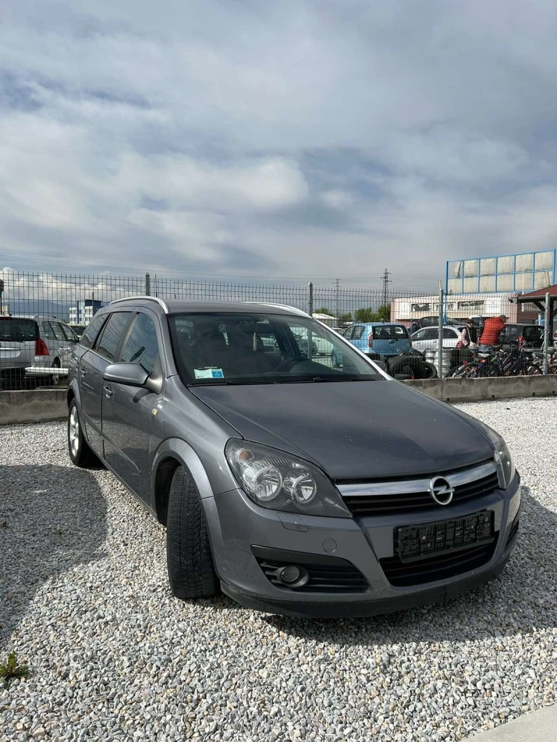 Opel Astra 1.7 CDTI, снимка 3 - Автомобили и джипове - 40491453