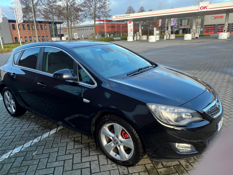 Opel Astra 2.00 cdti, снимка 2 - Автомобили и джипове - 46253711