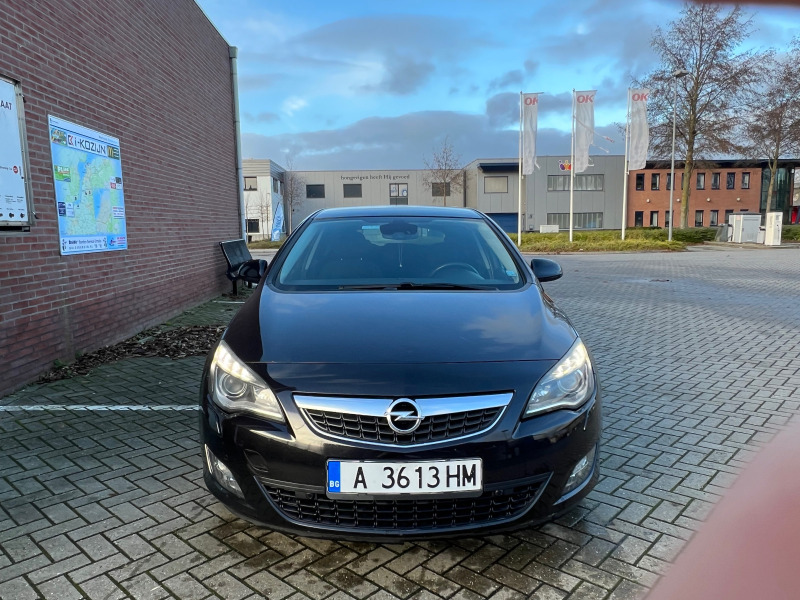Opel Astra 2.00 cdti, снимка 1 - Автомобили и джипове - 46253711