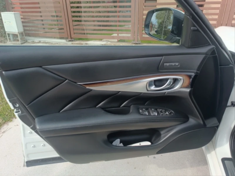 Infiniti Q70, снимка 14 - Автомобили и джипове - 47867612