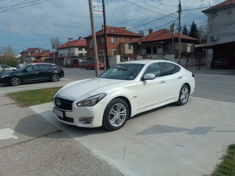 Infiniti Q70, снимка 1 - Автомобили и джипове - 47867612