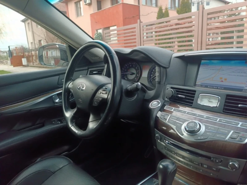 Infiniti Q70, снимка 7 - Автомобили и джипове - 47867612