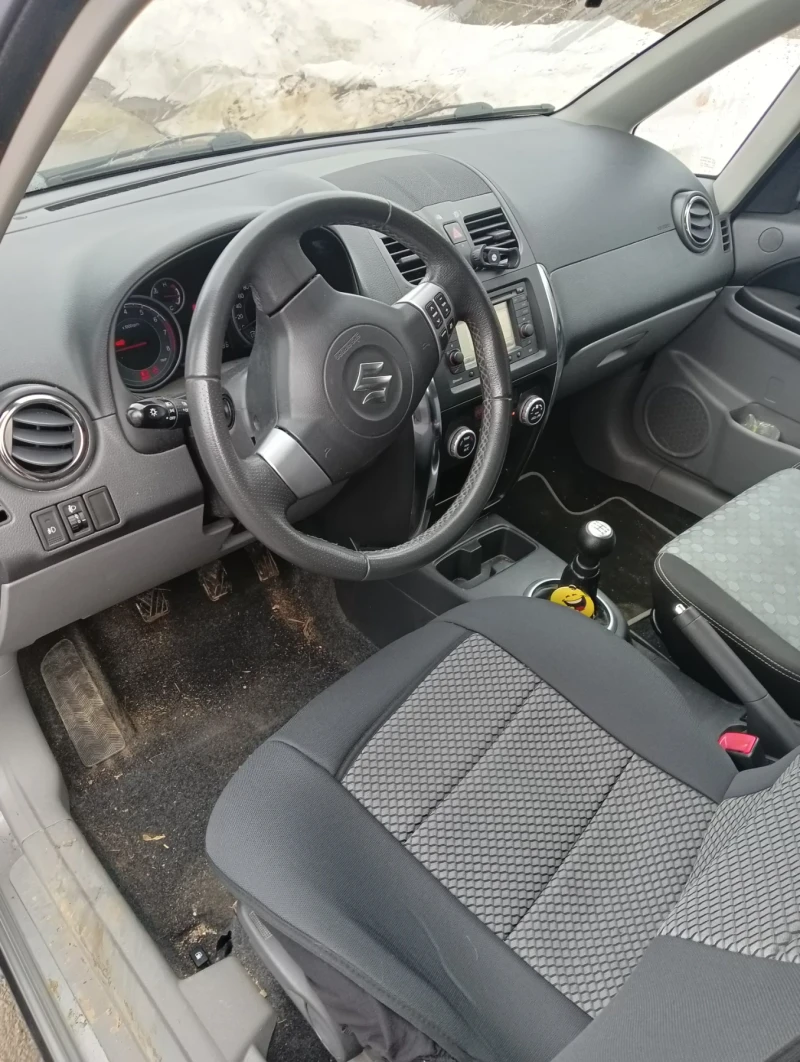 Suzuki SX4, снимка 9 - Автомобили и джипове - 48890465