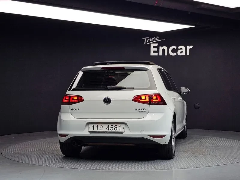 VW Golf 2.0 TDI, снимка 4 - Автомобили и джипове - 54300695