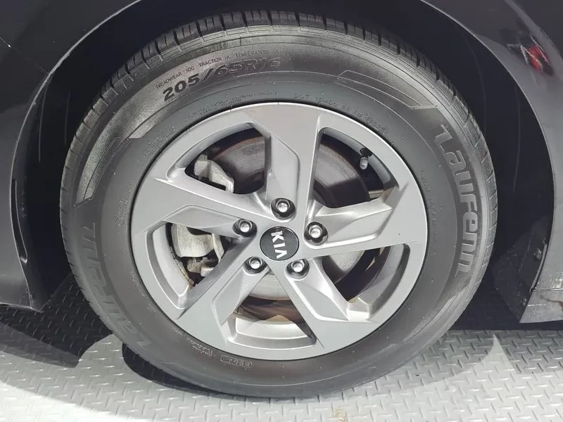 Kia K5 2.0 Lpi Standard, снимка 5 - Автомобили и джипове - 55739438