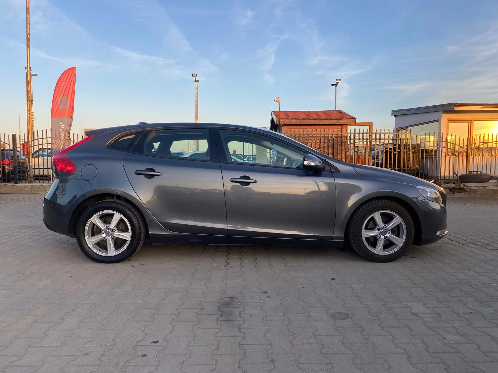 Volvo V40 1.6D EURO 5B - изображение 6