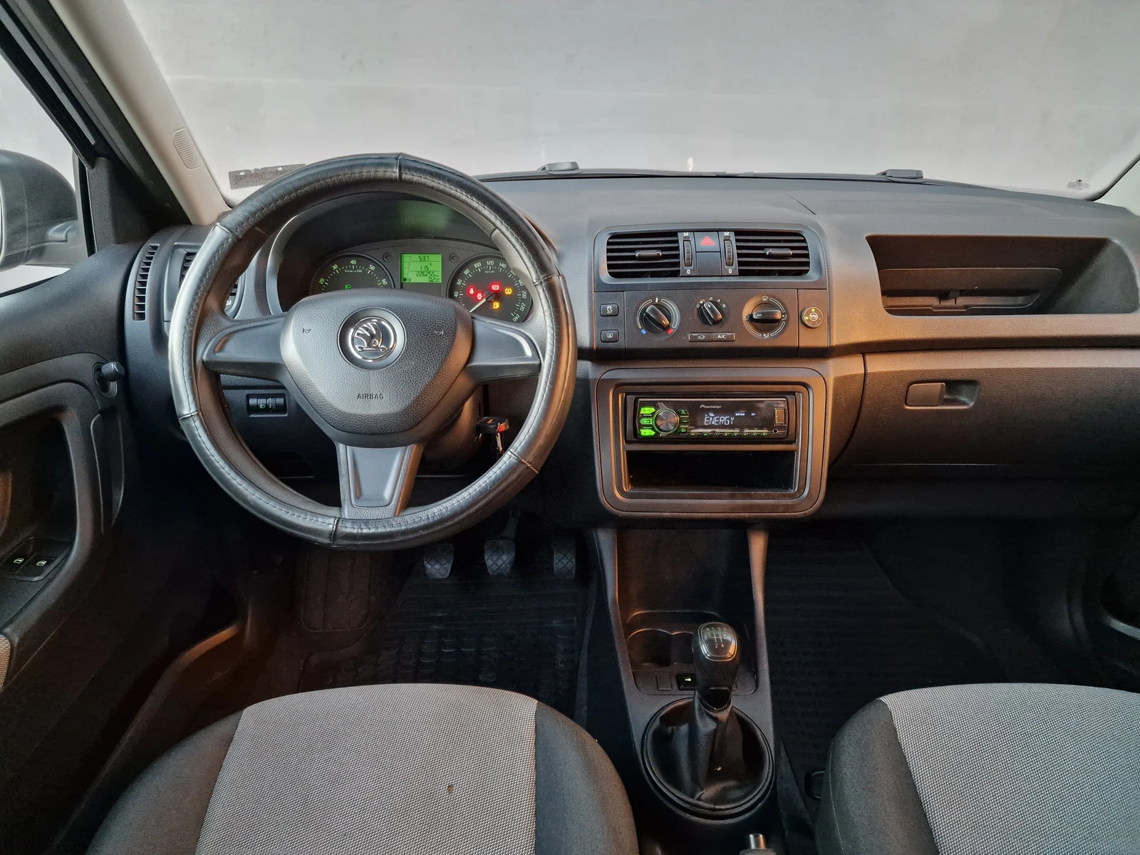 Skoda Fabia 1.2 LPG   | Mobile.bg   16