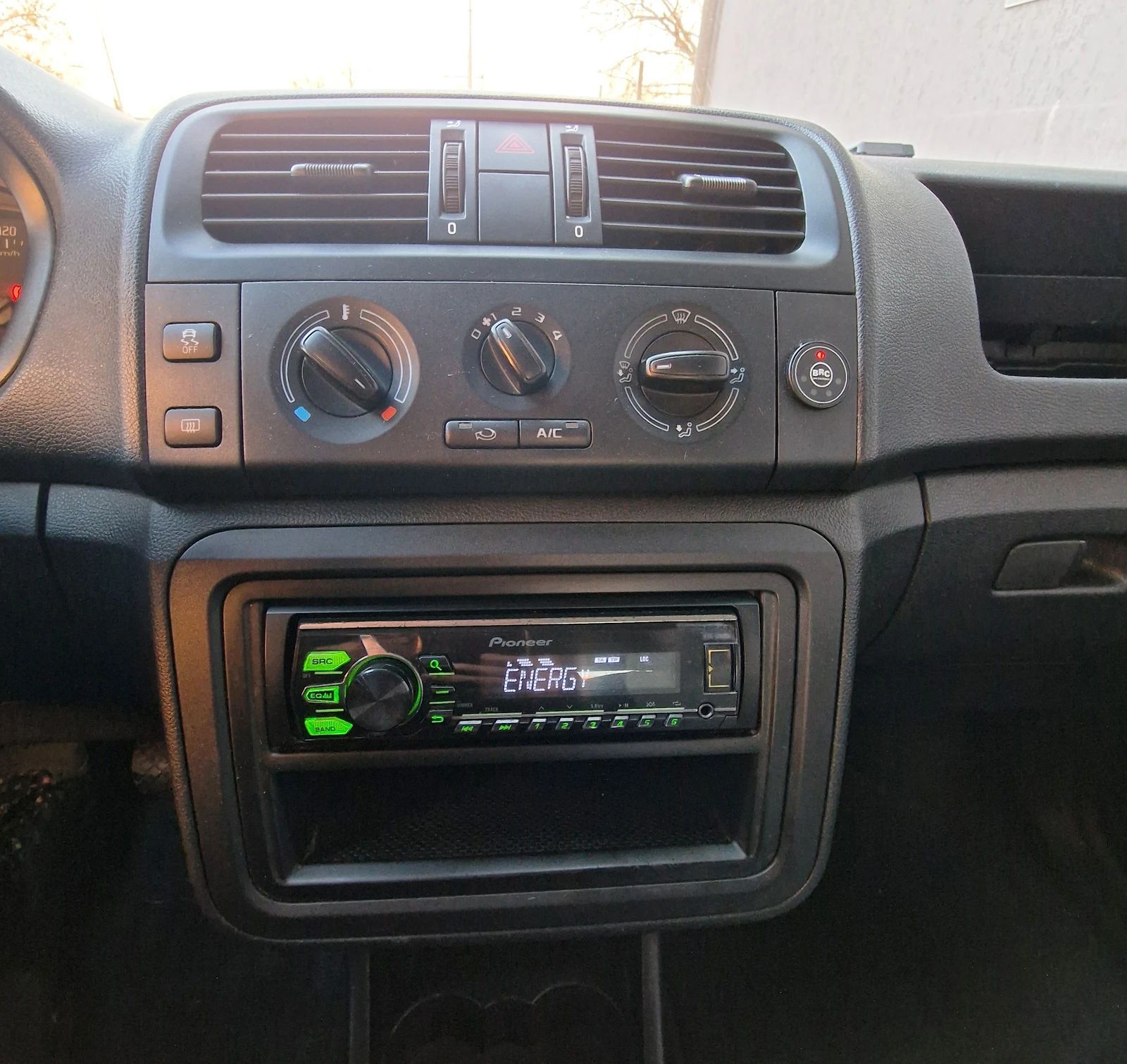 Skoda Fabia 1.2 LPG   | Mobile.bg   15