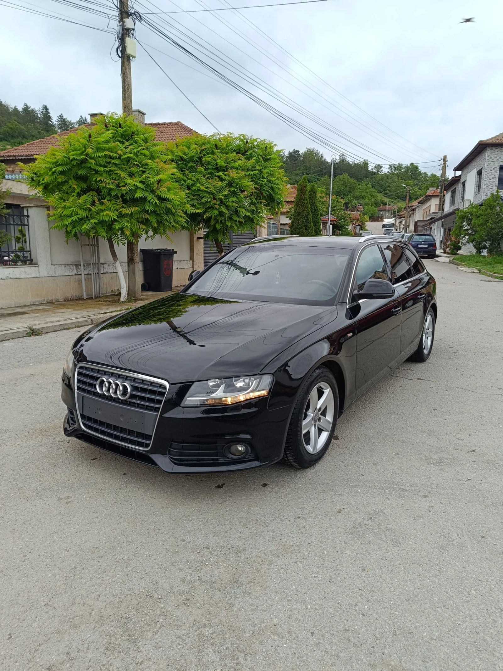 Audi A4 2.0TDI 143КС Автоматик S-Line - изображение 4