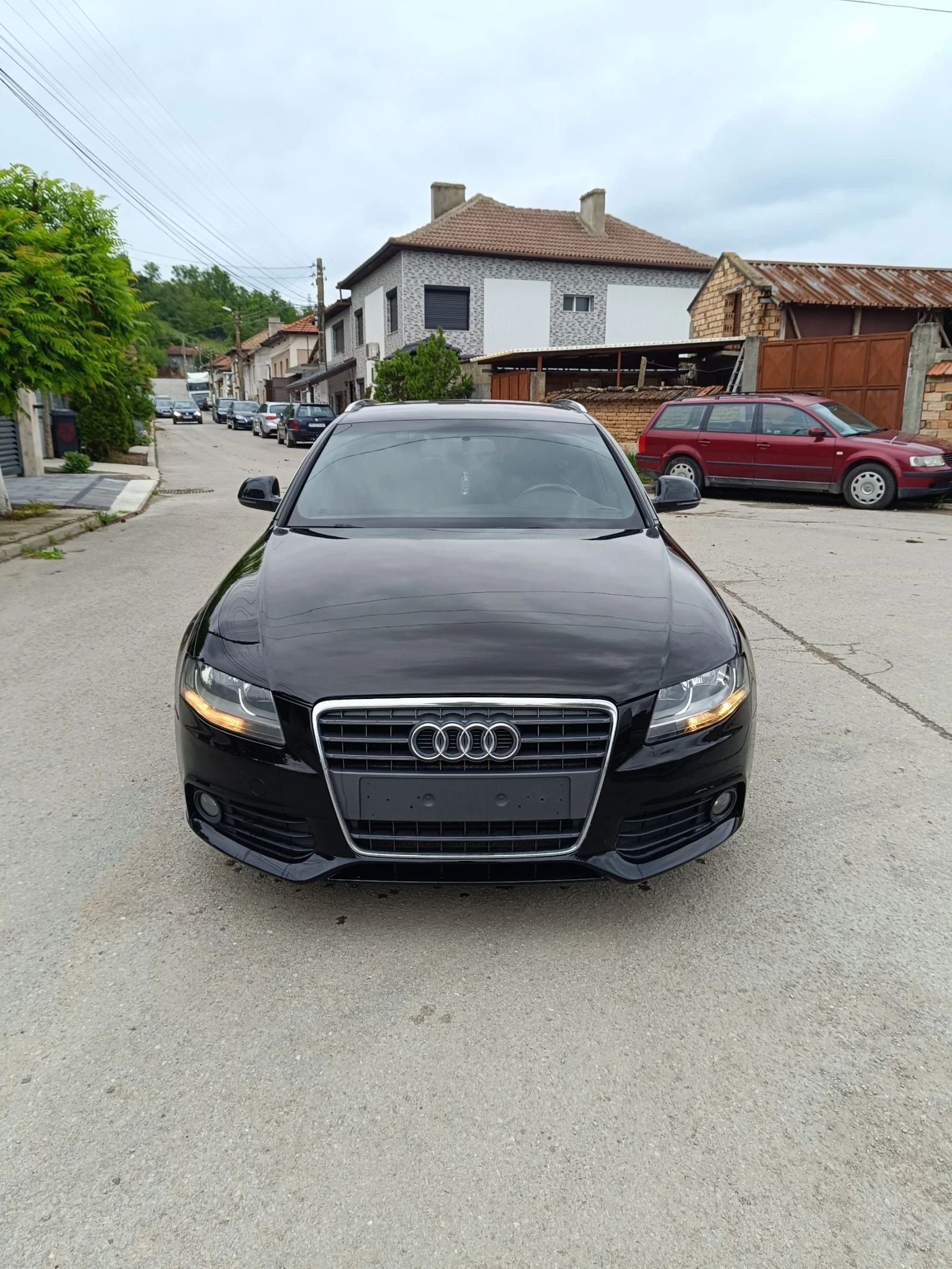 Audi A4 2.0TDI 143КС Автоматик S-Line - изображение 2