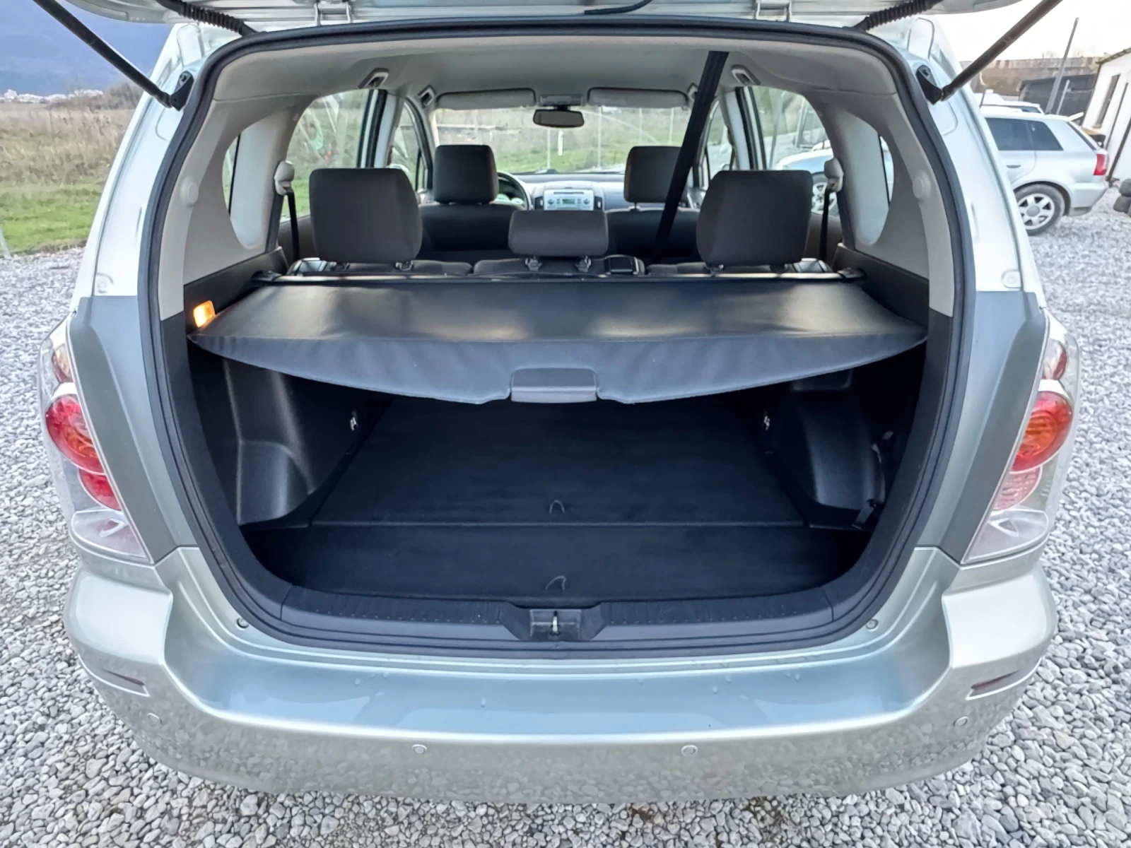 Toyota Corolla verso 2.0 D4D 116 .. | Mobile.bg   16