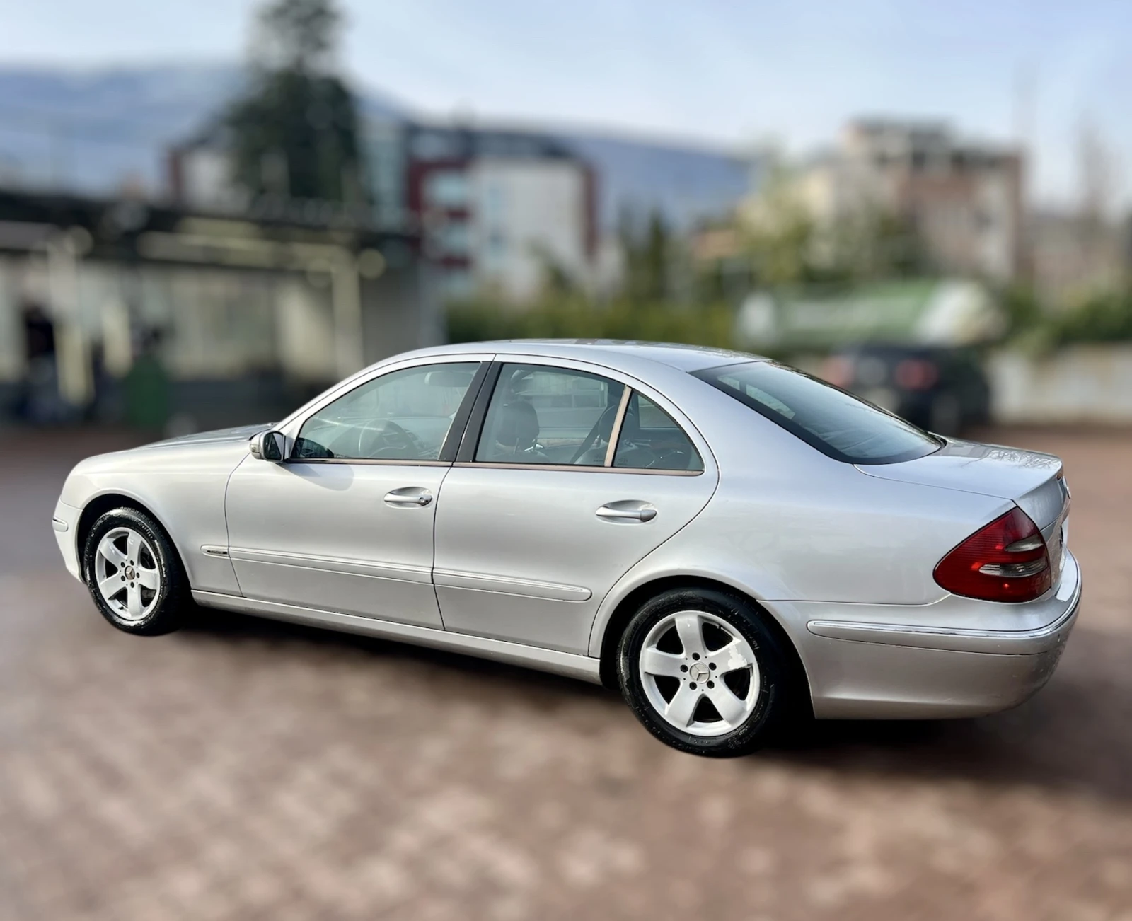 Mercedes-Benz E 220 220 CDI - изображение 5